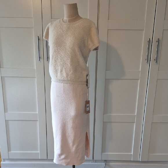 Cyrus Cream Fuzzy Short Sleeve Sweater Ribbed Skirt Pair NWT Sz Small - Picture 6 of 9